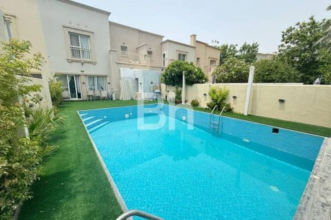 Снять в аренду таунхаус в The Springs, Дубай: 3 спальни, 214м², № 57907 - фото 1