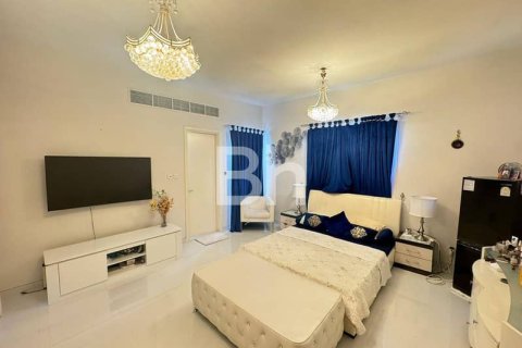 Снять в аренду таунхаус в The Springs, Дубай: 3 спальни, 214м², № 57907 - фото 6