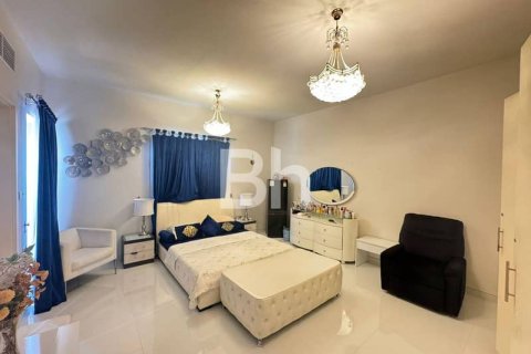Снять в аренду таунхаус в The Springs, Дубай: 3 спальни, 214м², № 57907 - фото 8