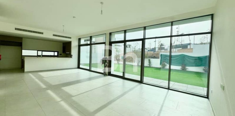 Villa à Al Furjan, Dubai, 5 chambres, 570 m², № 57905