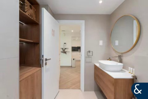 Apartment in AL DHAFRAH in Greens, Dubai 1 bedroom, 71 sq.m. № 99111 - photo 13