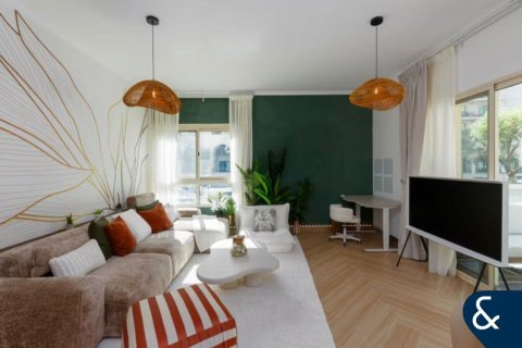 Apartment in AL DHAFRAH in Greens, Dubai 1 bedroom, 71 sq.m. № 99111 - photo 3