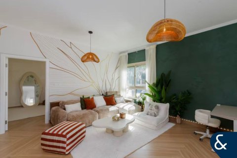 Apartment in AL DHAFRAH in Greens, Dubai 1 bedroom, 71 sq.m. № 99111 - photo 9