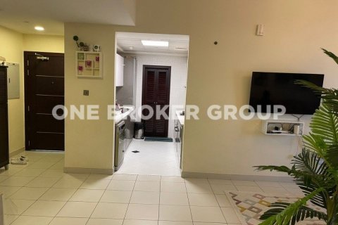 Купить квартиру в Дубай Студио-Сити, Дубай: 3 спальни, 153м², № 414 - фото 2
