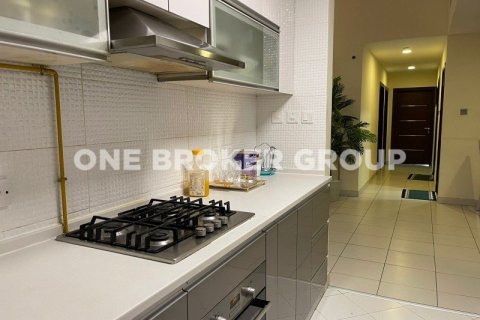 Купить квартиру в Дубай Студио-Сити, Дубай: 3 спальни, 153м², № 414 - фото 3