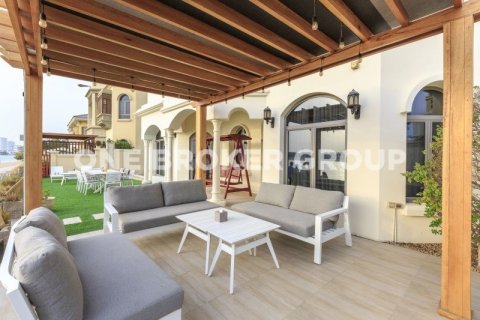 Villa à Palm Jumeirah, Dubai, 4 chambres, 622.4 m², № 415 - photo 13