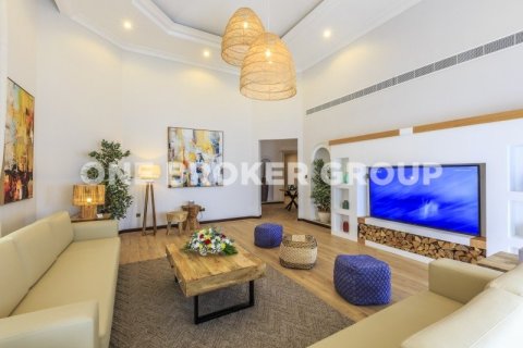 Villa à Palm Jumeirah, Dubai, 4 chambres, 622.4 m², № 415 - photo 7