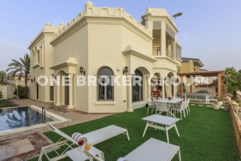 Villa à Palm Jumeirah, Dubai, 4 chambres, 622.4 m², № 415 - photo 1