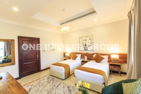 Villa à Palm Jumeirah, Dubai, 4 chambres, 622.4 m², № 415 - photo 8