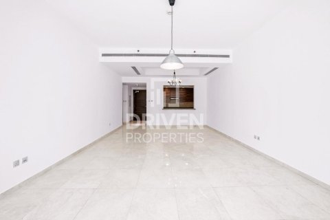 Apartment in Bay Square, Business Bay, Dubai 1 bedroom, 113.71 sq.m. № 128630 - photo 3