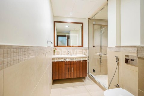 Apartamento en Burj Vista, Downtown Dubai (Downtown Burj Dubai), Dubai, 3 dormitorios, 165.37 m², № 128632 - foto 3