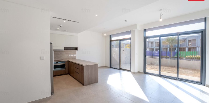 Таунхаус в Дубае, 3 спальни, 168.4м², № 58114