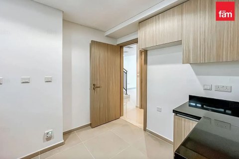Villa in Dubai 4 bedrooms, 112.2 sq.m. № 115086 - photo 6