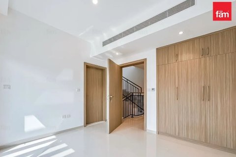 Villa in Dubai 4 bedrooms, 112.2 sq.m. № 115086 - photo 10