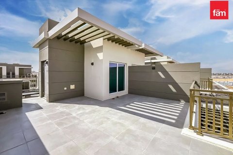 Villa in Dubai 4 bedrooms, 112.2 sq.m. № 115086 - photo 14