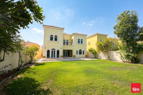 Villa in Jumeirah Park, Dubai 3 bedrooms, 675.4 sq.m. № 114447 - photo 1