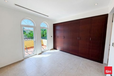 Villa in Jumeirah Park, Dubai 3 bedrooms, 675.4 sq.m. № 114447 - photo 19