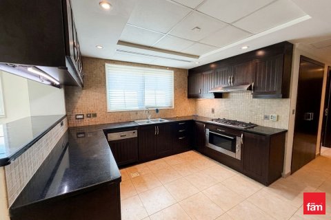 Villa in Jumeirah Park, Dubai 3 bedrooms, 675.4 sq.m. № 114447 - photo 8