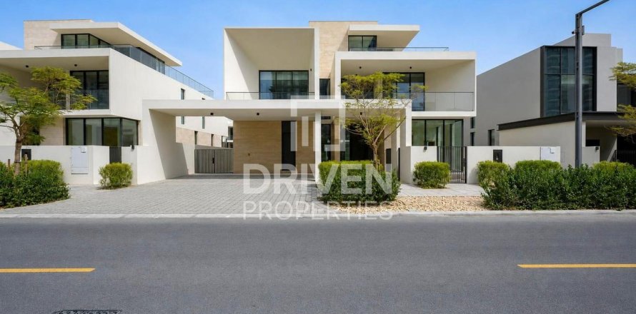Villa in Dubai Hills Estate, Dubai 5 bedrooms, 960.25 sq.m. № 137084