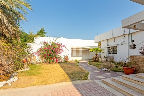 Villa in Al Rashidiya, Dubai 5 bedrooms, 10000 sq.m. № 134039 - photo 2