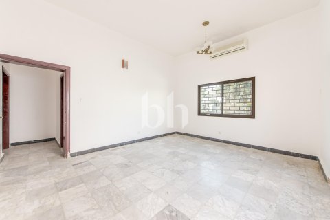 Villa in Al Rashidiya, Dubai 5 bedrooms, 10000 sq.m. № 134039 - photo 16