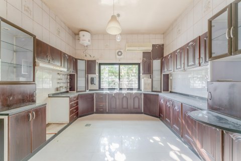 Villa in Al Rashidiya, Dubai 5 bedrooms, 10000 sq.m. № 134039 - photo 12