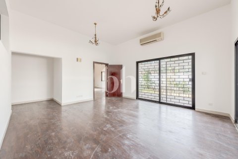 Villa in Al Rashidiya, Dubai 5 bedrooms, 10000 sq.m. № 134039