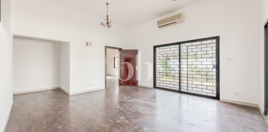 Villa in Al Rashidiya, Dubai 5 bedrooms, 10000 sq.m. № 134039