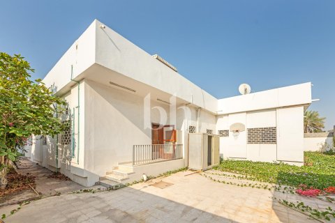 Villa in Al Rashidiya, Dubai 5 bedrooms, 10000 sq.m. № 134039 - photo 3