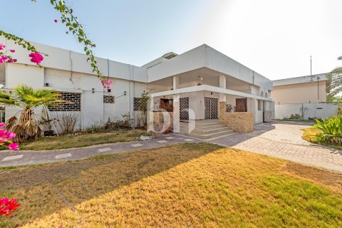 Villa in Al Rashidiya, Dubai 5 bedrooms, 10000 sq.m. № 134039 - photo 22