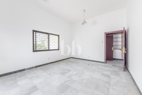 Villa in Al Rashidiya, Dubai 5 bedrooms, 10000 sq.m. № 134039 - photo 14