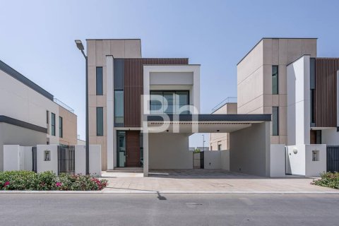 Снять в аренду виллу в Arabian Ranches 3, Дубай: 3 спальни, 328м², № 21913 - фото 1