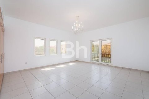 Снять в аренду виллу в The Villa, Дубай: 5 спален, 530м², № 21895 - фото 13