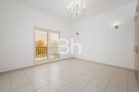 Снять в аренду виллу в The Villa, Дубай: 5 спален, 530м², № 21895 - фото 11