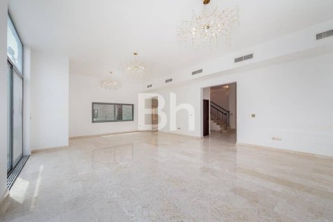 Снять в аренду виллу в The Villa, Дубай: 5 спален, 530м², № 21895 - фото 3