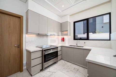 Снять в аренду виллу в Al Furjan, Дубай: 5 спален, 570м², № 21911 - фото 13