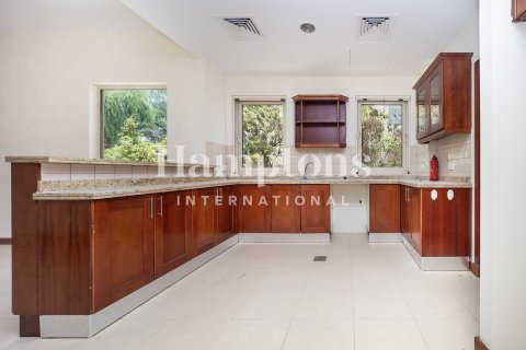 Снять в аренду виллу в Arabian Ranches 2, Дубай: 3 спальни, 594.57920000м², № 63803 - фото 18