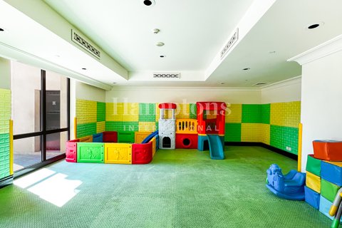 Снять в аренду квартиру в Даунтаун Дубай (Даунтаун Бурдж Дубай), Дубай: 2 спальни, 203.73906609м², № 63805 - фото 3