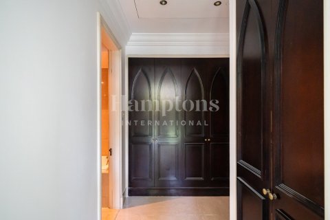 Снять в аренду квартиру в Даунтаун Дубай (Даунтаун Бурдж Дубай), Дубай: 2 спальни, 203.73906609м², № 63805 - фото 19