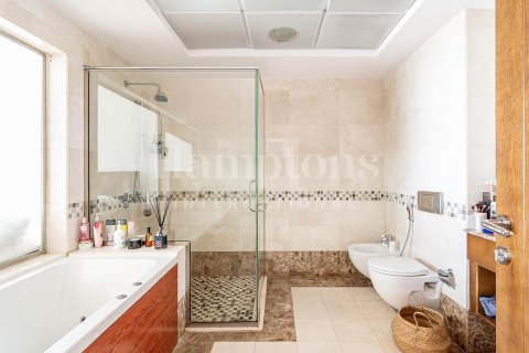 Penthouse in Sulafa Tower, Dubai Marina, Dubai 5 bedrooms, 554.98951558 sq.m. № 63797 - photo 7