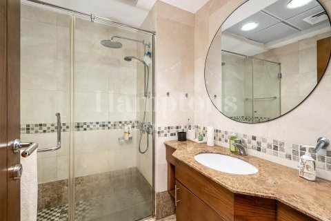 Penthouse in Sulafa Tower, Dubai Marina, Dubai 5 bedrooms, 554.98951558 sq.m. № 63797 - photo 3