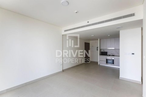 Apartment in EMAAR Beachfront, Dubai Harbour, Dubai 1 bedroom, 67.73 sq.m. № 129044 - photo 1