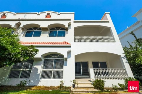 Villa in Al Safa, Dubai 4 bedrooms, 250.8 sq.m. № 60361 - photo 2