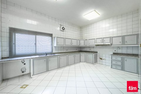 Villa in Al Safa, Dubai 4 bedrooms, 250.8 sq.m. № 60361 - photo 11