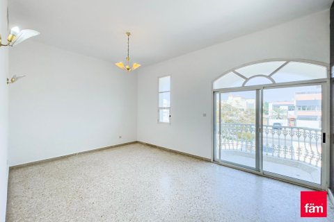 Villa in Al Safa, Dubai 4 bedrooms, 250.8 sq.m. № 60361 - photo 18