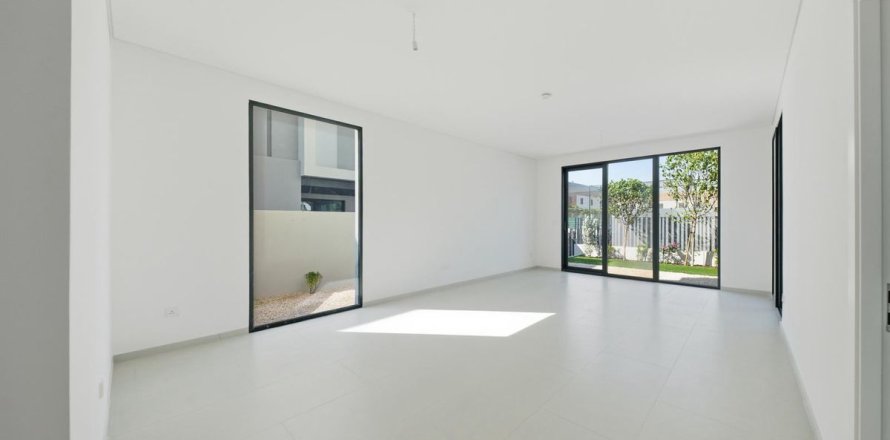 Adosado en Jebel Ali, Dubai, 4 dormitorios, 336 m², № 121948