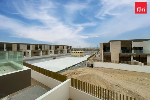 Снять в аренду таунхаус в Дубае: 4 спальни, 187.2м², № 90209 - фото 10