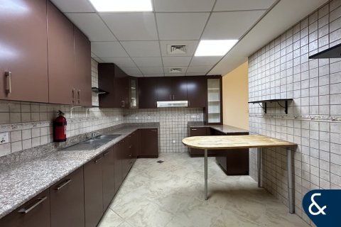 Appartement à Motor City, Dubai, 3 chambres, 211 m², № 76047 - photo 2