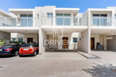 Villa à DAMAC Hills (Akoya by DAMAC), Dubai, 3 chambres, 112 m², № 19828 - photo 1