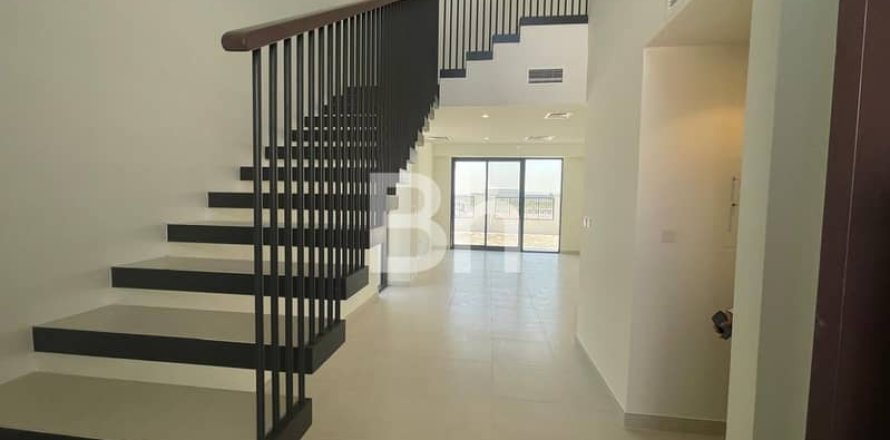 Townhouse in Town Square, Dubai 4 bedrooms, 216 sq.m. № 57904